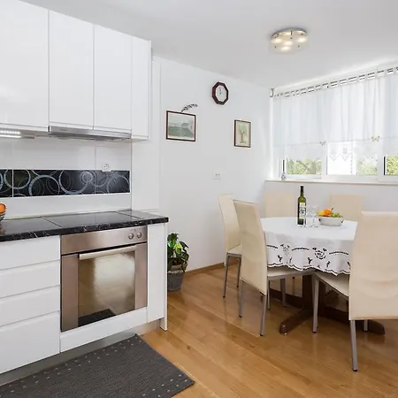 Appartement Mirjana *